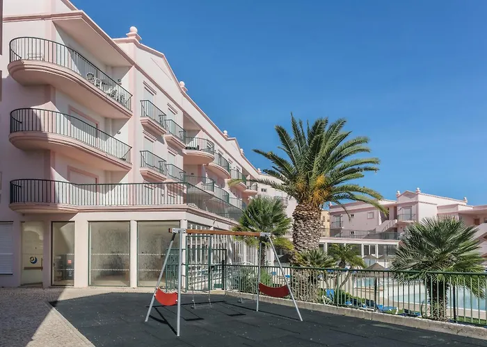 Apartment Casas-st 215, 3 Bedrooms,wi Fi, Air Con,shared Pool Praia Da Luz