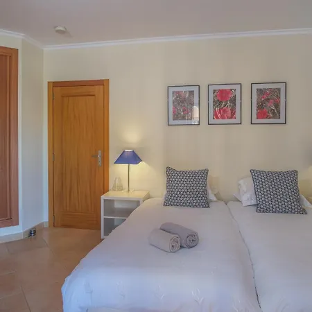 Apartment Casas-st 215, 3 Bedrooms,wi Fi, Air Con,shared Pool *